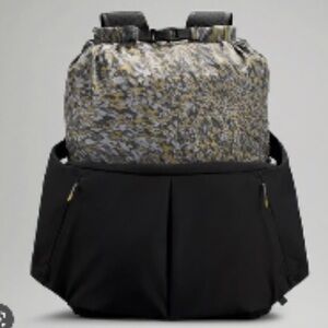 NEVER WORN WITH TAGS Lululemon Lab Expandable Backpack